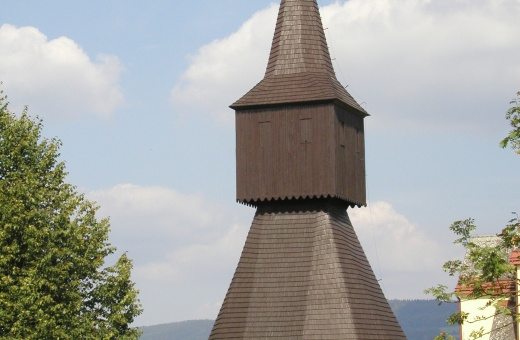 Zvonice ve Rtyni v Podkrkonoší